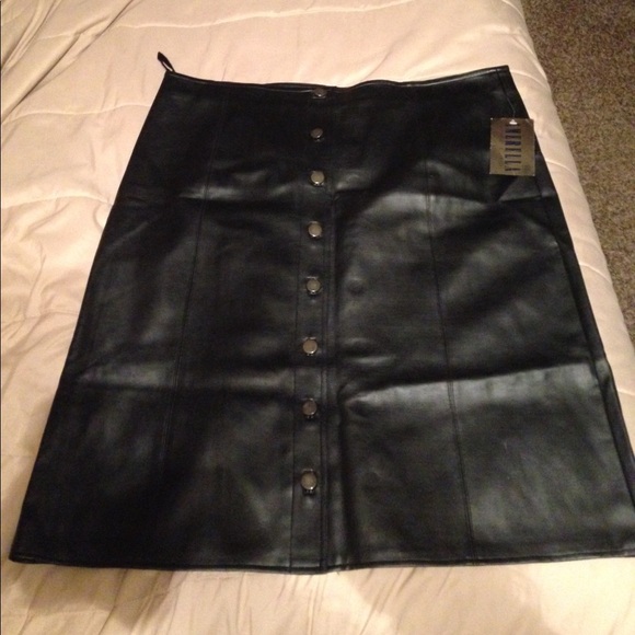 🤑🖤sexy button down skirt! - Picture 3 of 7